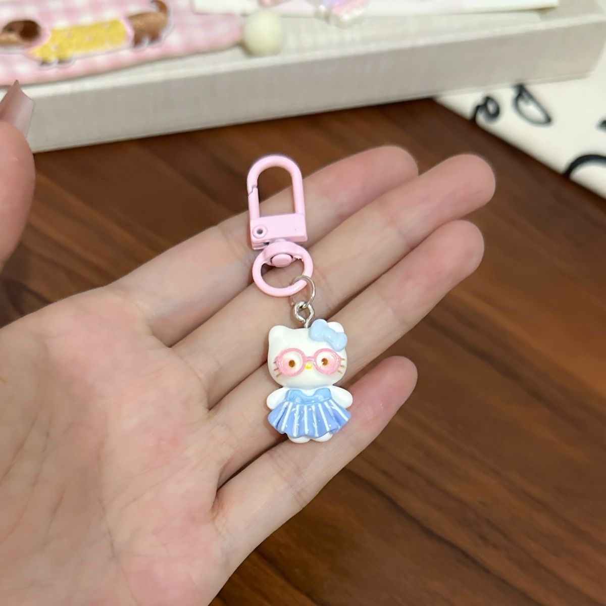 Cute Plaid Skirt Hello Kitty P – Phone Accessories Charms Bewertung und Preis